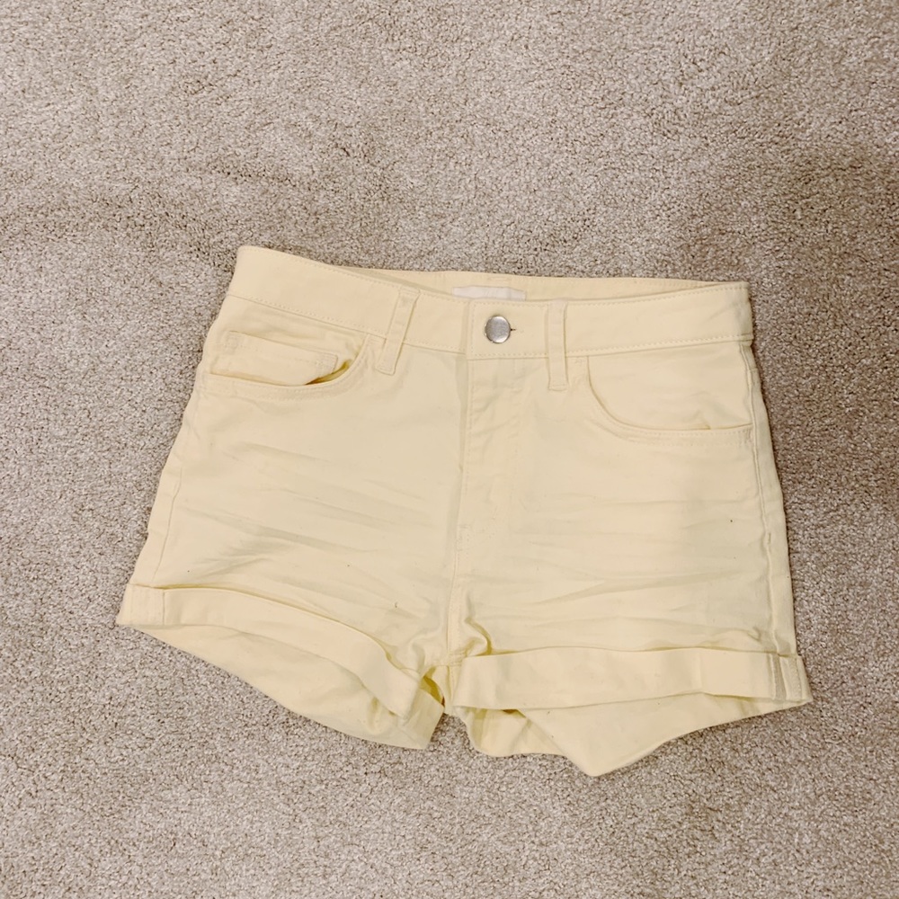 H&M light yellow shorts size 0